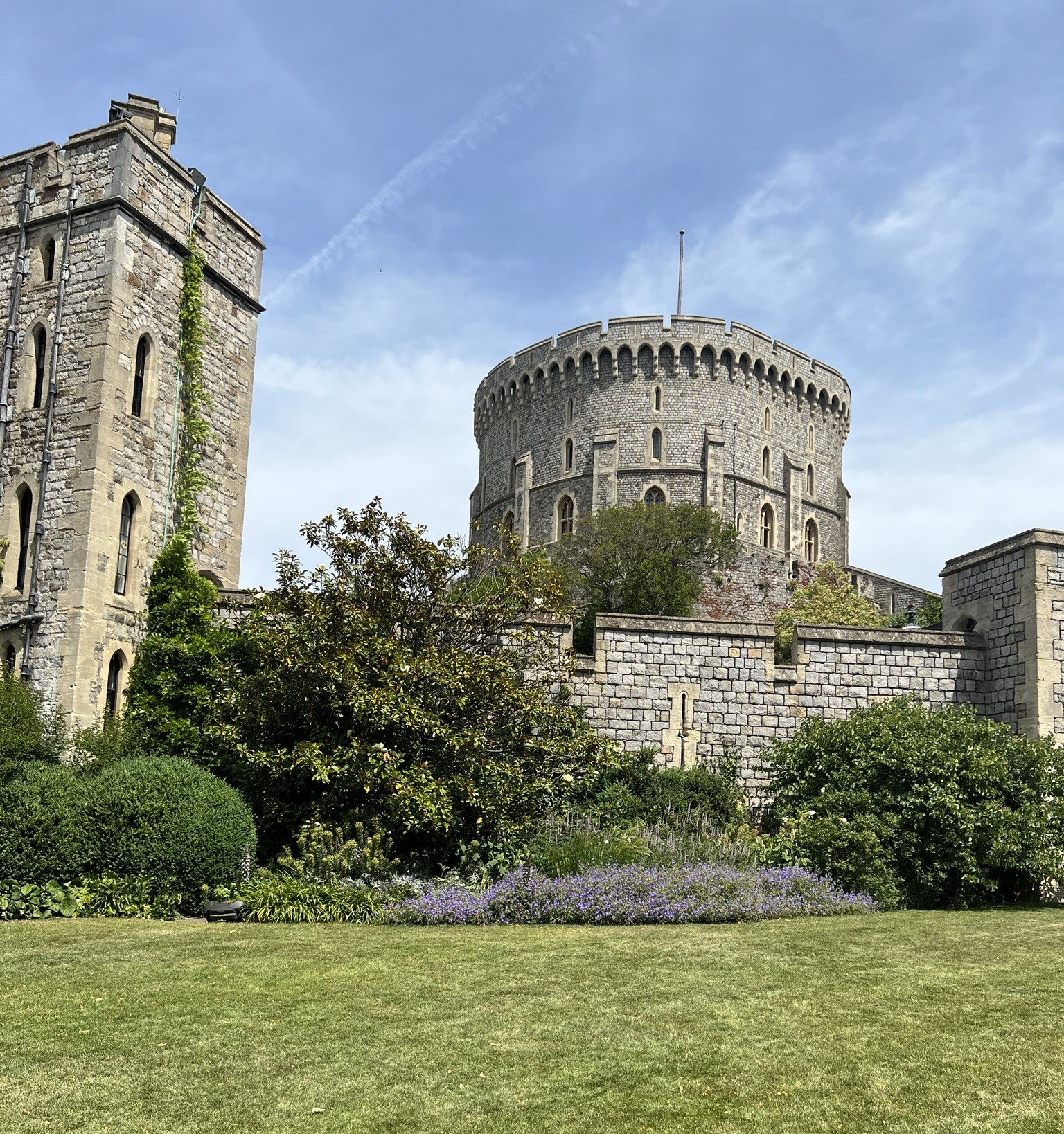 Image of the outer wall, part of the outer tower and the round tower.
